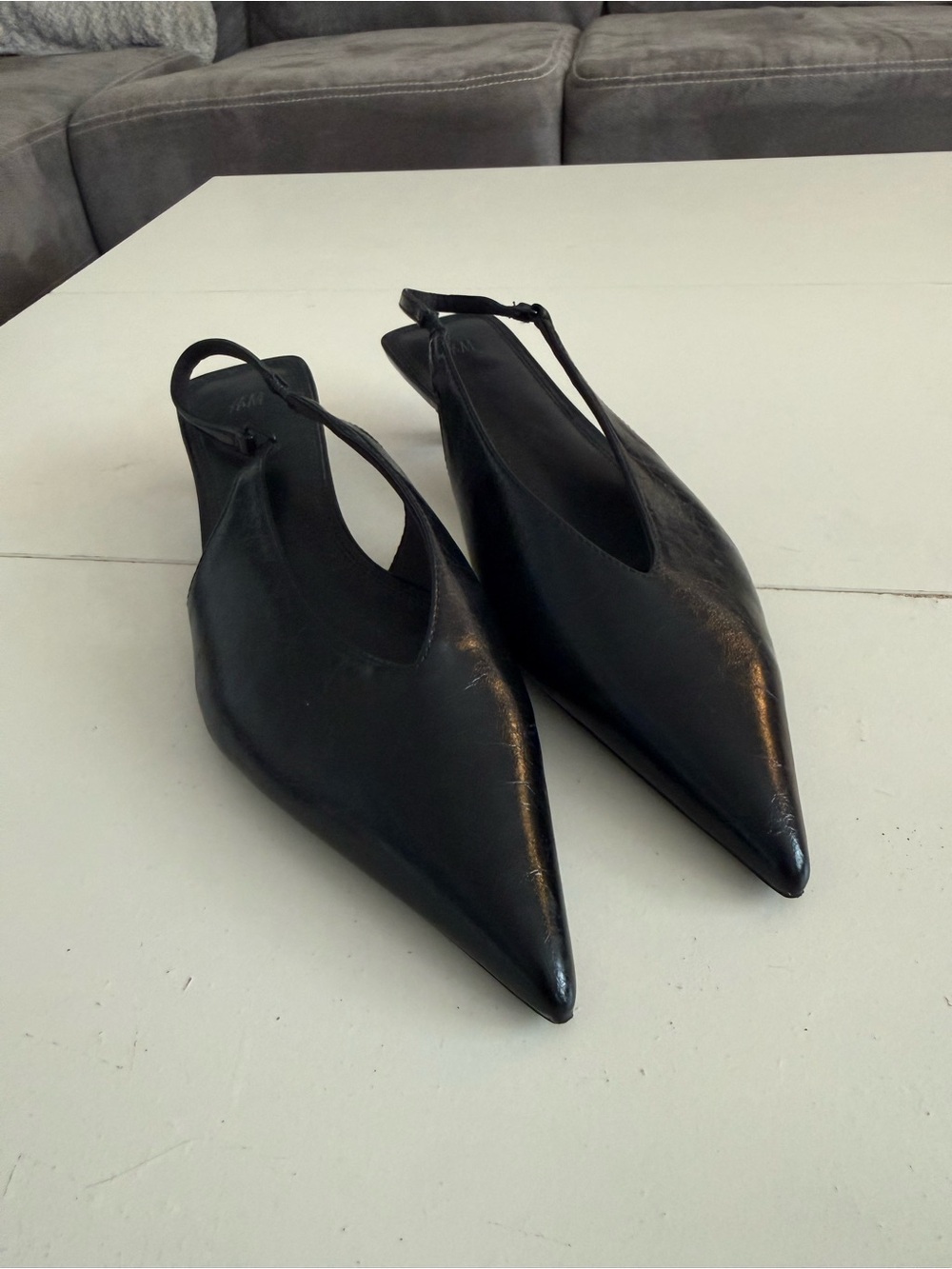 H&M Black Pointed Toe Slingback Kitten Heels Minimalist Classic Chic Sleek Basic - Picture 3 of 7